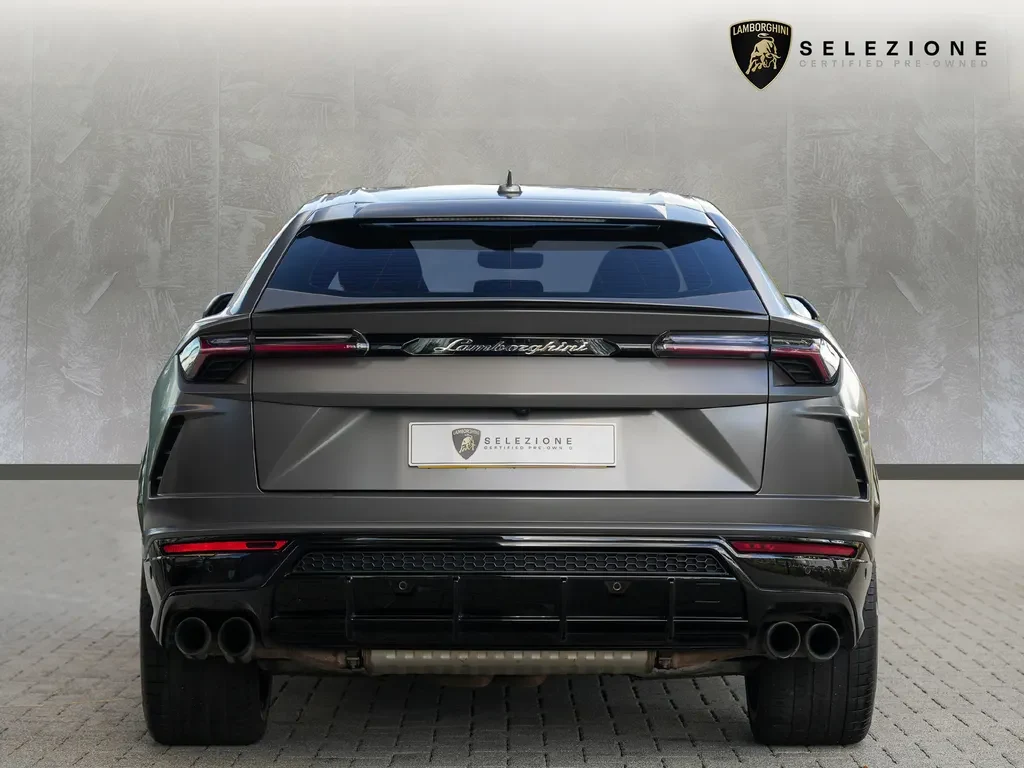 Lamborghini Urus, 4/10