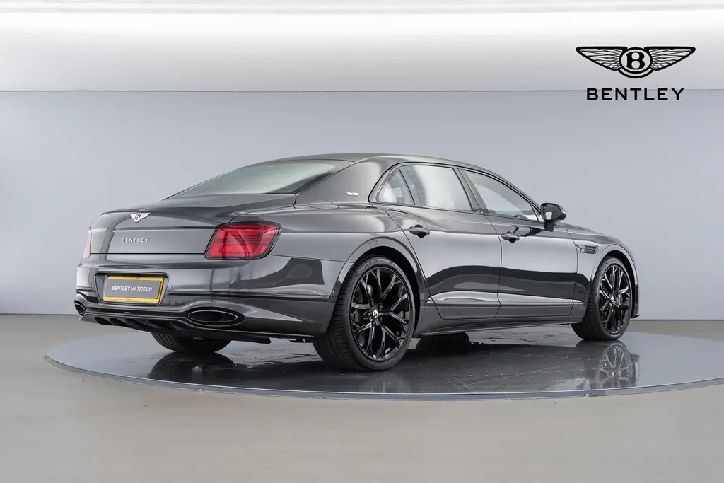Bentley Flying Spur, 4/10