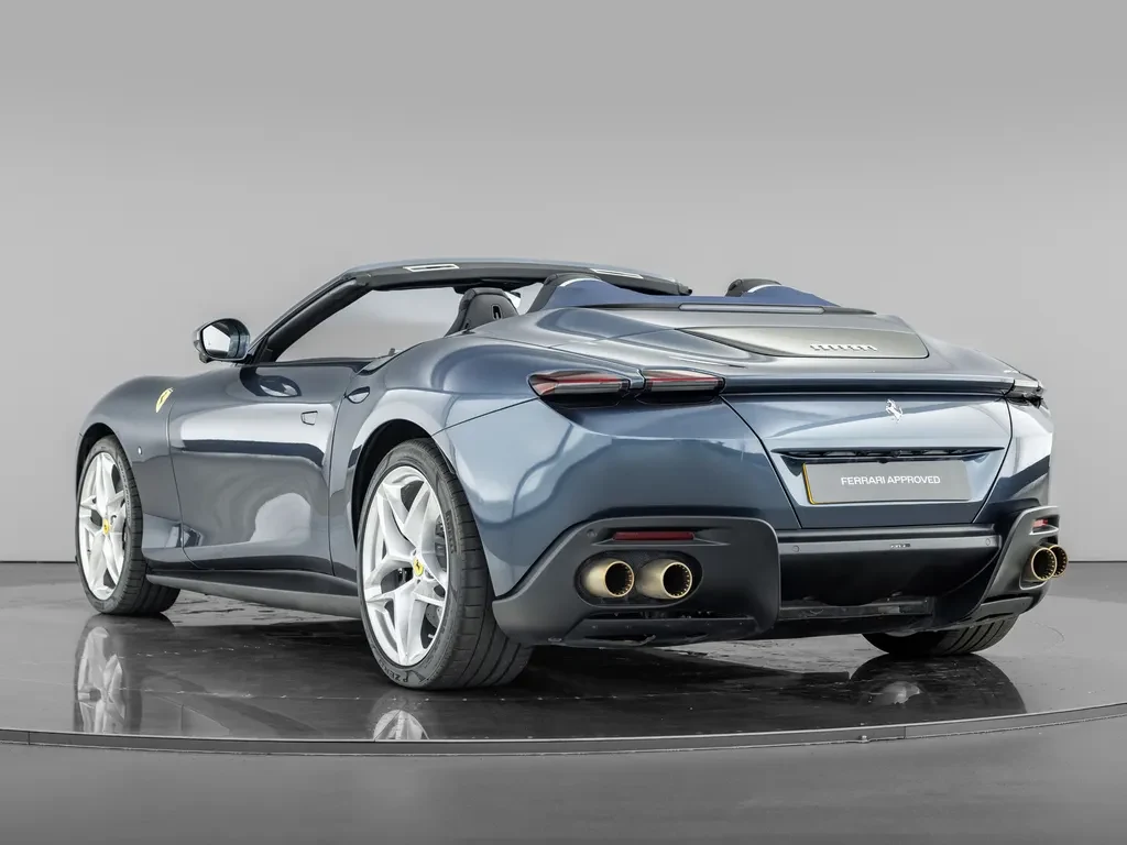Ferrari Roma Spider, 4/10