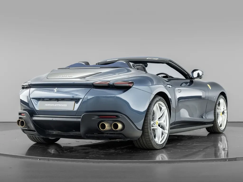 Ferrari Roma Spider, 5/10