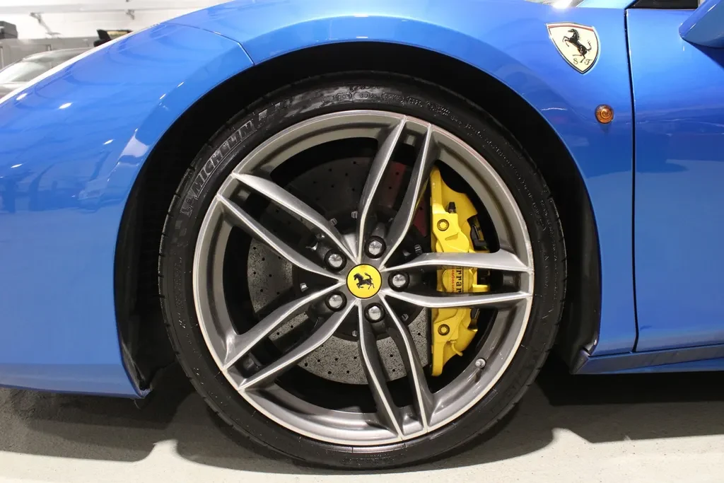 Ferrari 488 Spider, 4/10