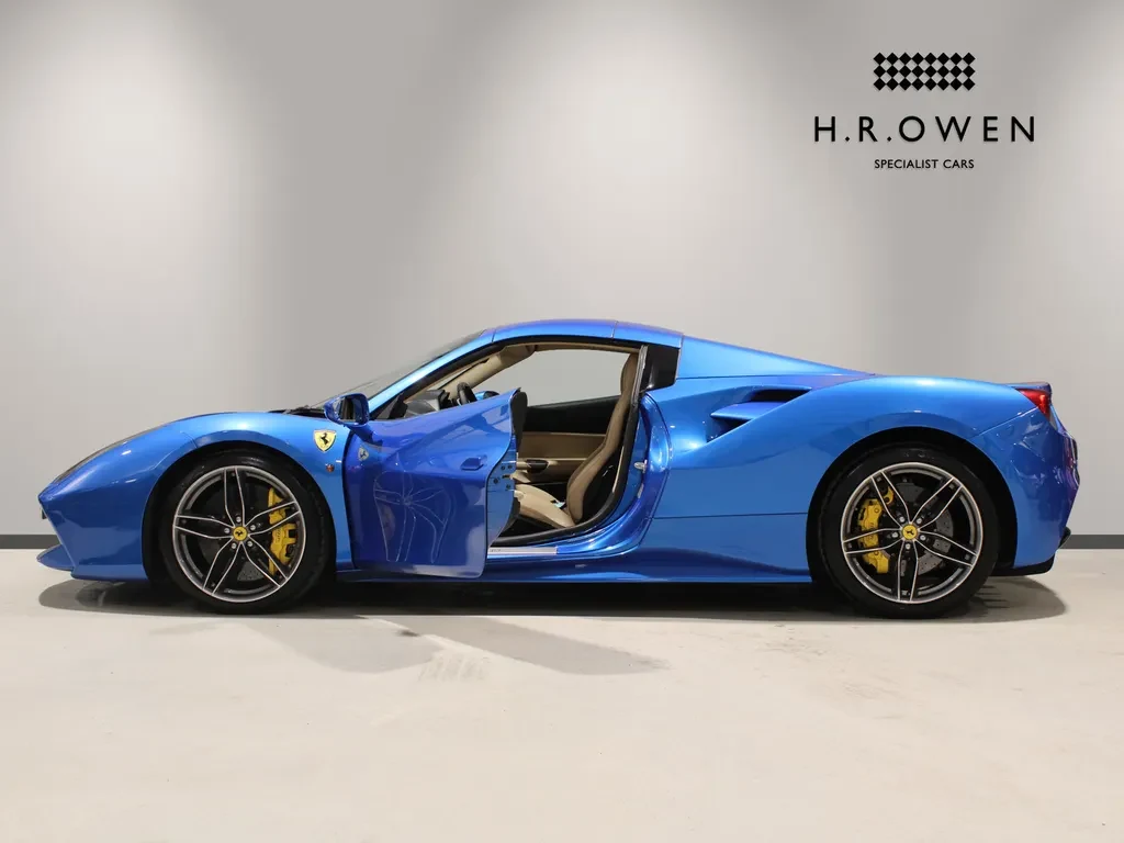 Ferrari 488 Spider, 6/10