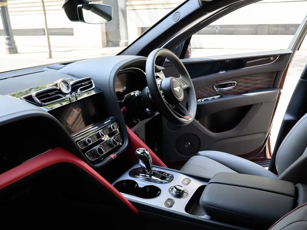 Bentley Bentayga, 8/10