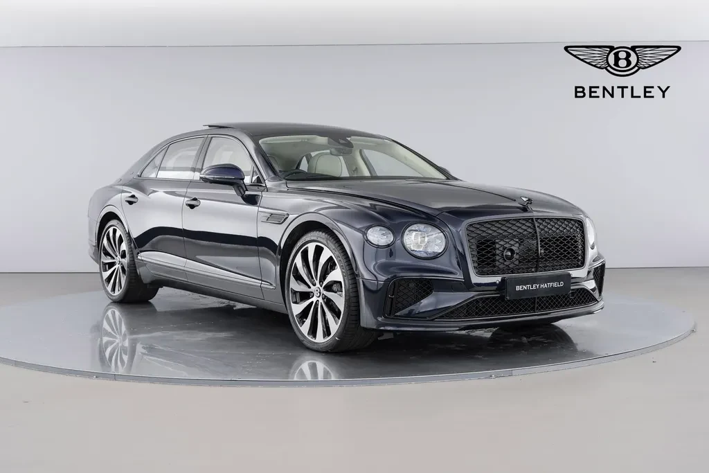 Bentley Flying Spur, full-car front three-quarter view.