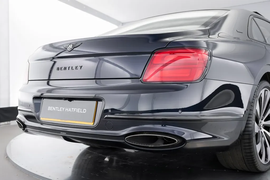 Bentley Flying Spur, 2/10
