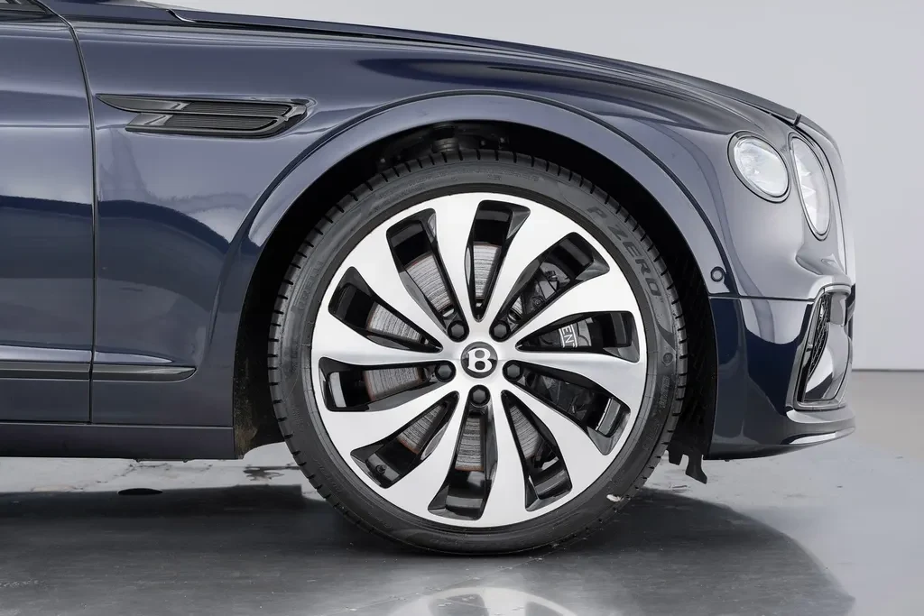 Bentley Flying Spur, 7/10