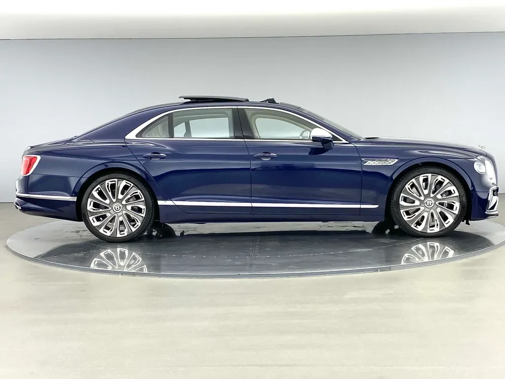 Bentley Flying Spur, 3/10