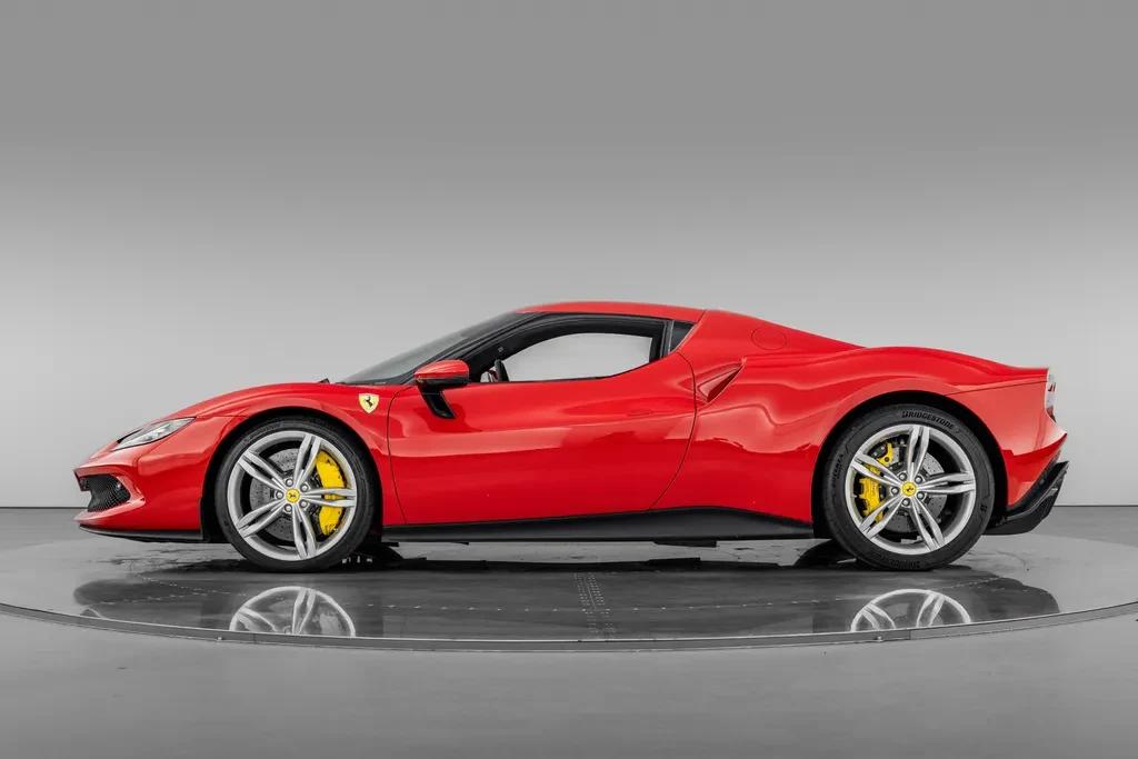 Ferrari 296 GTB, 3/10
