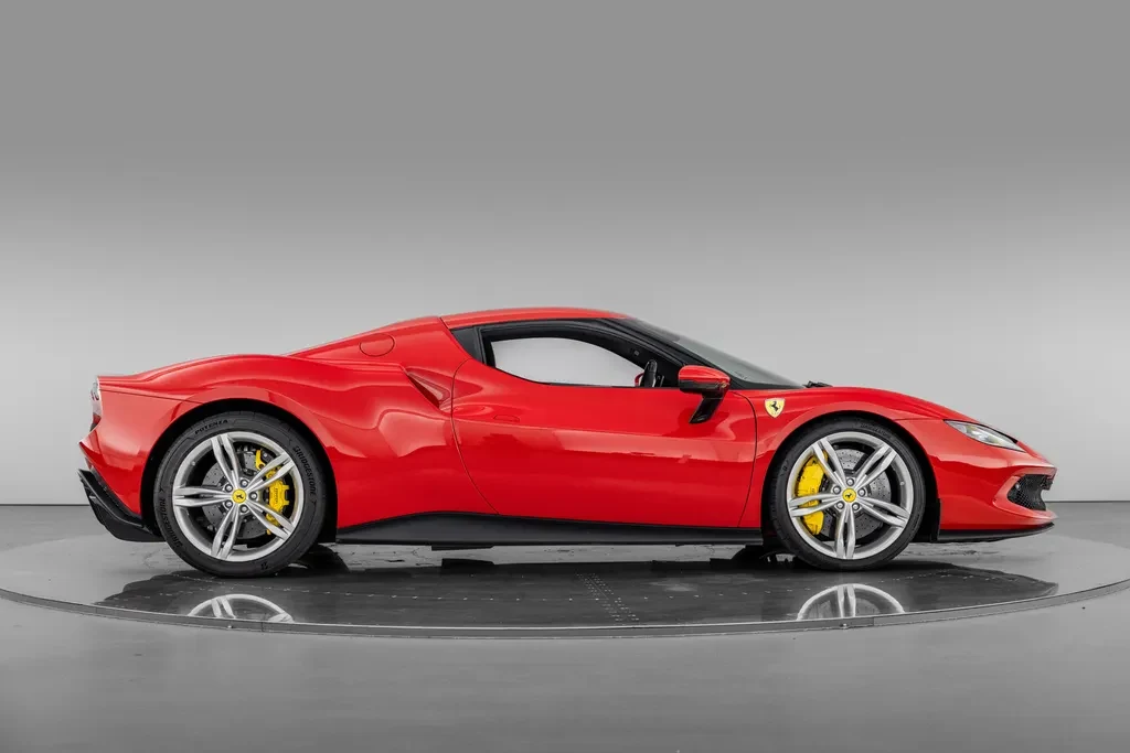 Ferrari 296 GTB, 7/10