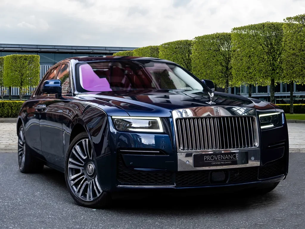 Rolls-Royce Ghost, full-car front three-quarter view.