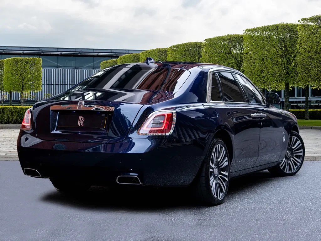 Rolls-Royce Ghost, 2/10