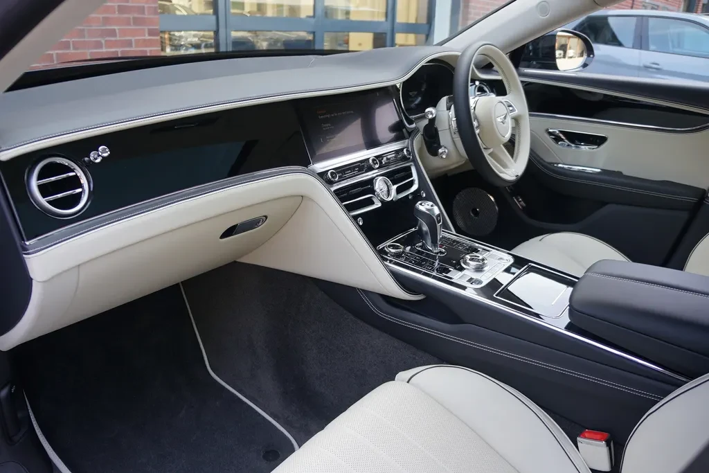 Bentley Flying Spur, 2/10