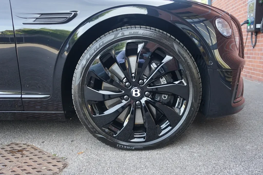Bentley Flying Spur, 6/10