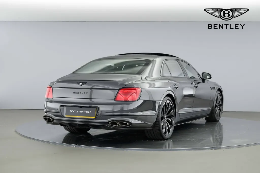 Bentley Flying Spur, 4/10
