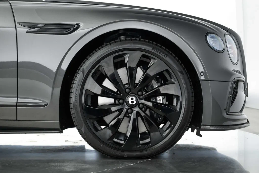 Bentley Flying Spur, 8/10