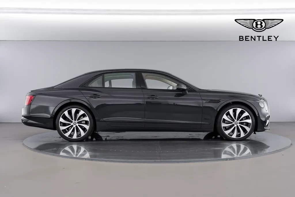 Bentley Flying Spur, 3/10