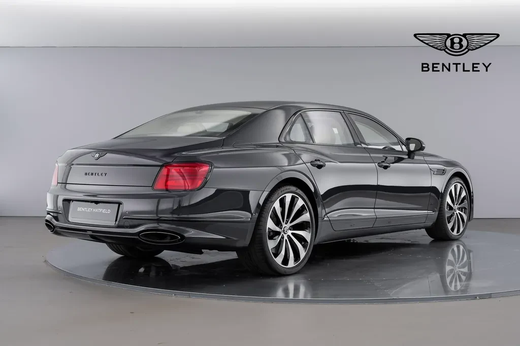 Bentley Flying Spur, 4/10