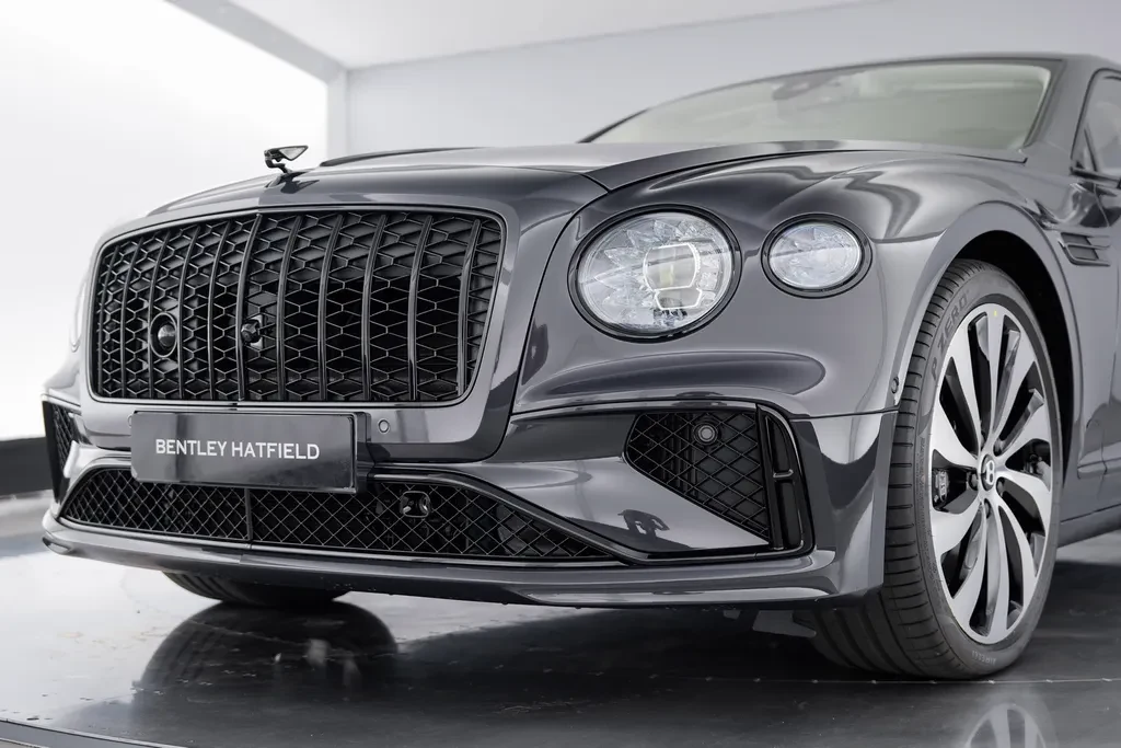 Bentley Flying Spur, 6/10