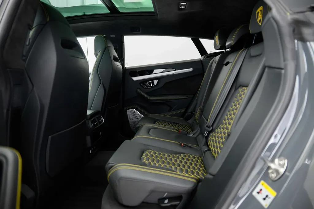 Lamborghini Urus S, 8/10