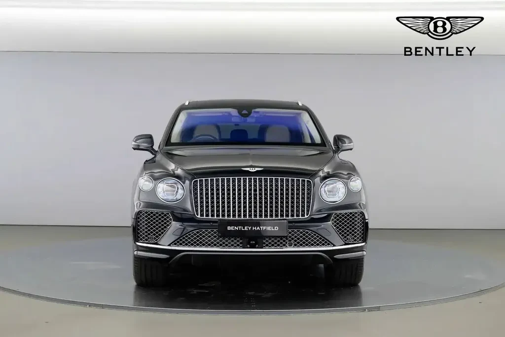 Bentley Bentayga, 2/10