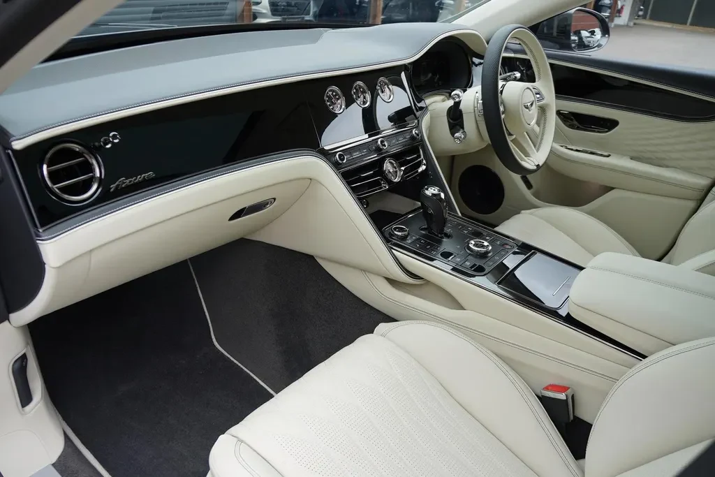 Bentley Flying Spur, 2/10