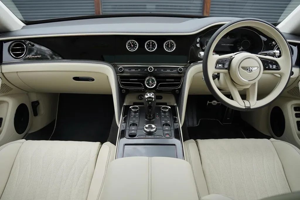 Bentley Flying Spur, 4/10