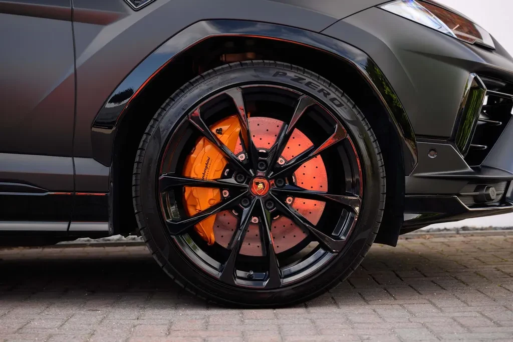 Lamborghini Urus S, 9/10