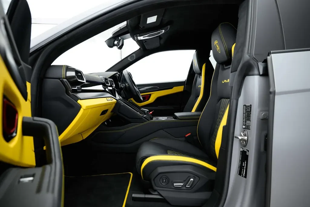 Lamborghini Urus S, 6/10