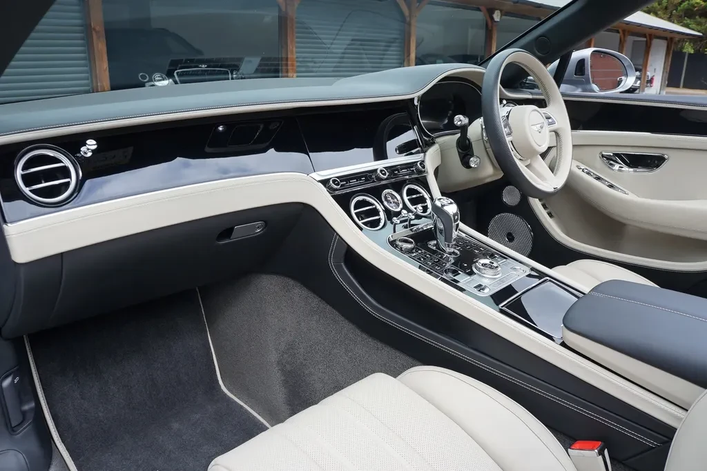 Bentley Continental GTC, 2/10