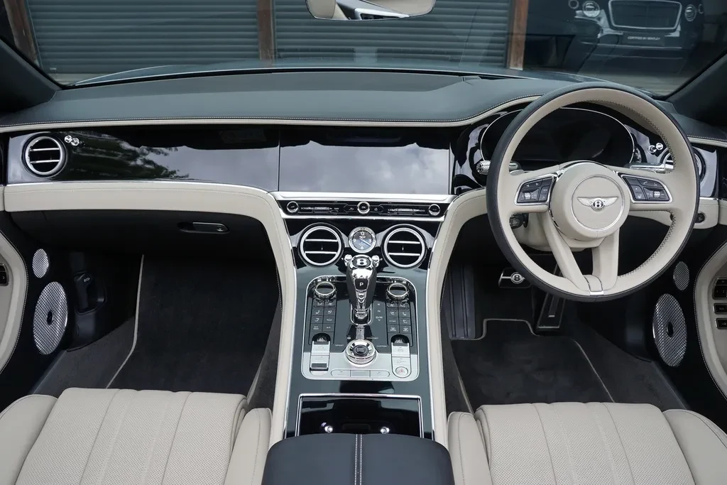 Bentley Continental GTC, 4/10