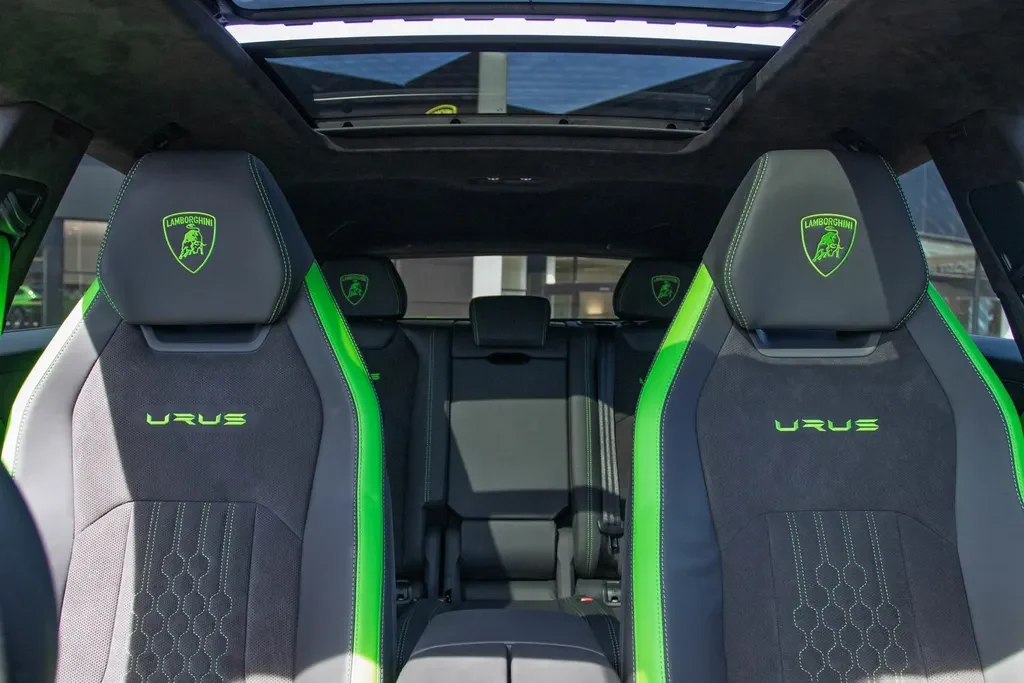 Lamborghini Urus, 9/10