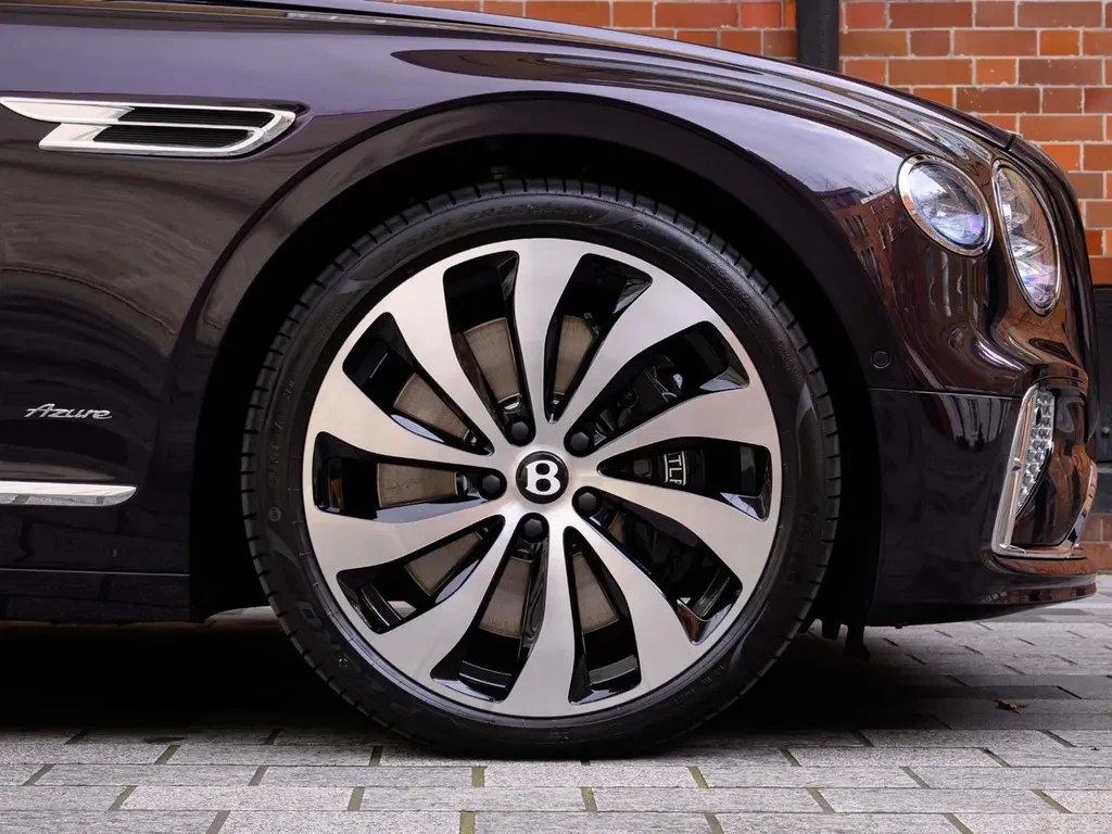 Bentley Flying Spur, 6/10