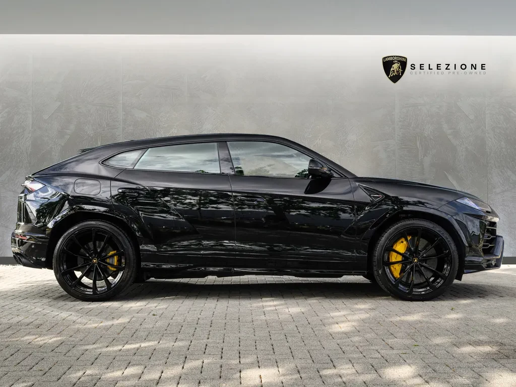 Lamborghini Urus, 2/10