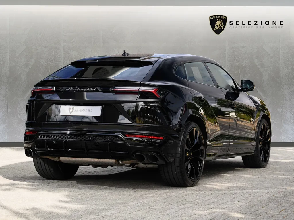 Lamborghini Urus, 3/10