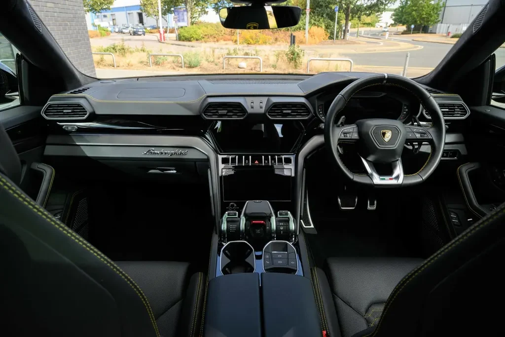 Lamborghini Urus, 10/10
