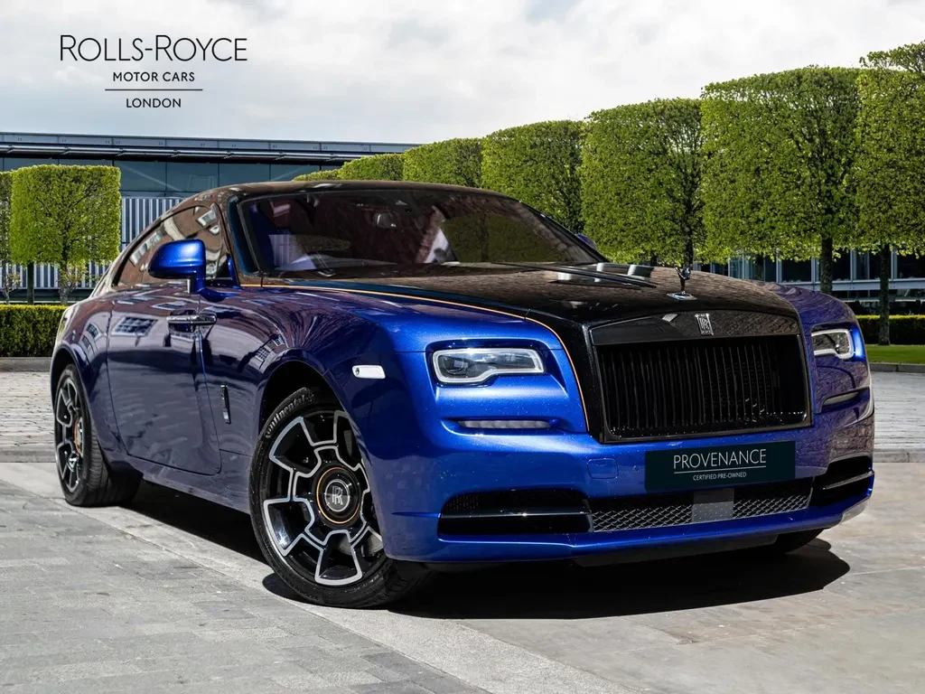 Rolls-Royce Wraith, full-car front three-quarter view.