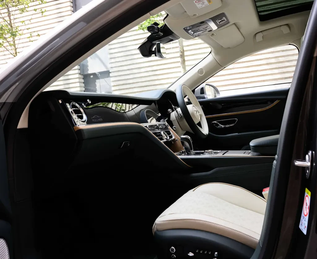 Bentley Flying Spur, 2/10