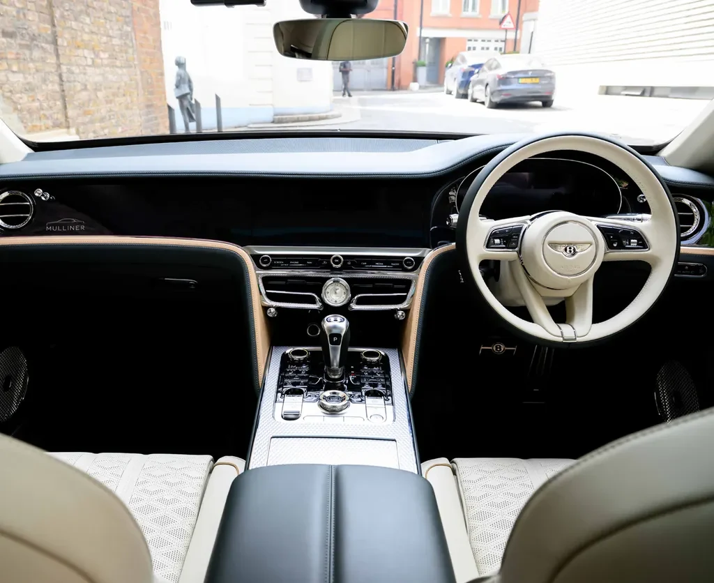 Bentley Flying Spur, 4/10
