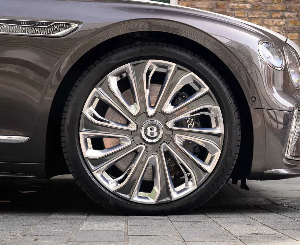 Bentley Flying Spur, 6/10