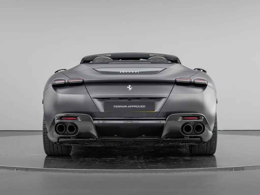 Ferrari Roma Spider, 5/10