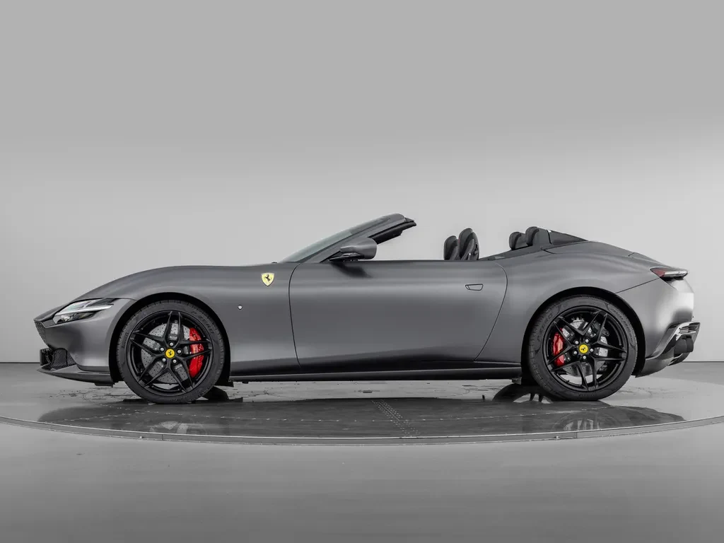 Ferrari Roma Spider, 8/10