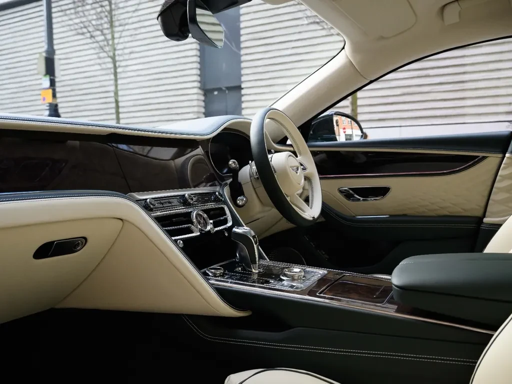 Bentley Flying Spur, 2/10