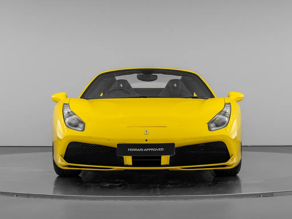 Ferrari 488 Spider, 2/10