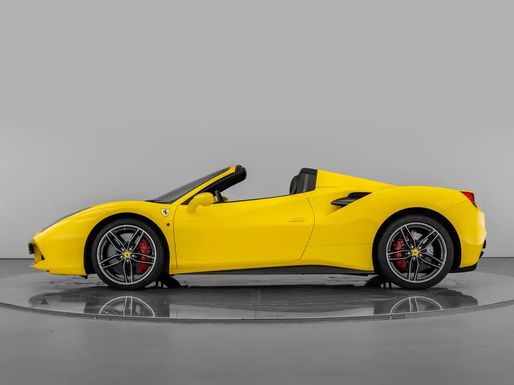Ferrari 488 Spider, 4/10