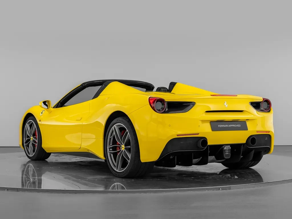 Ferrari 488 Spider, 5/10
