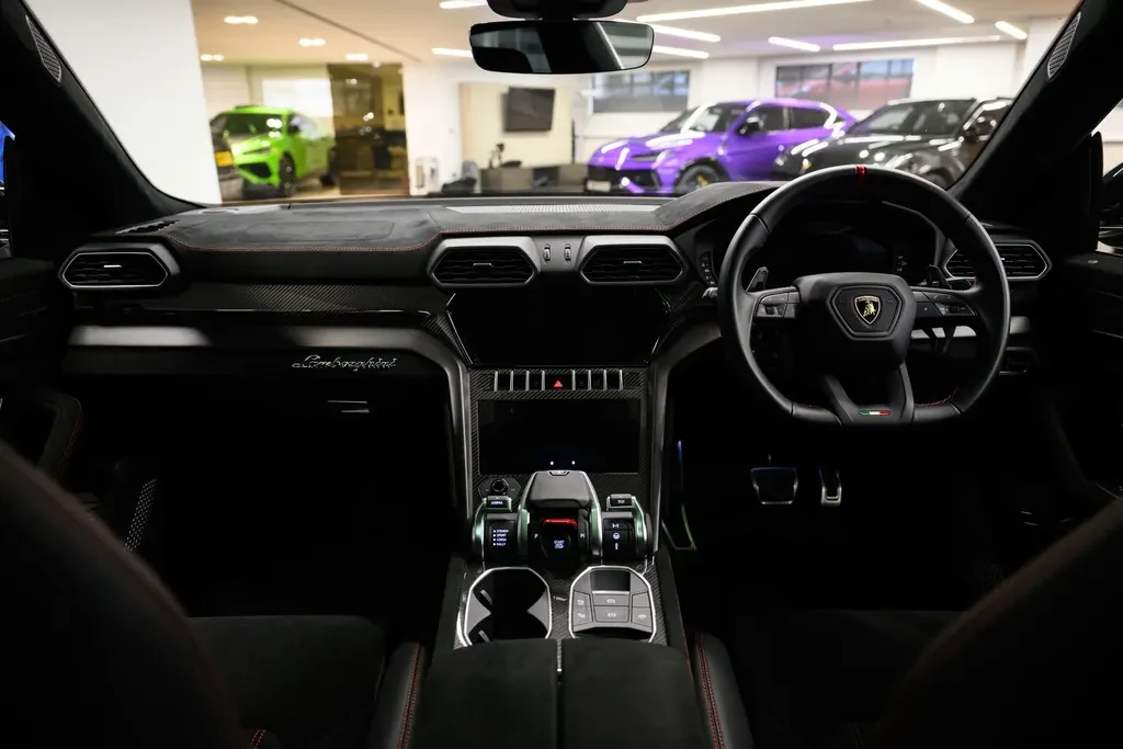 Lamborghini Urus Performante, 10/10