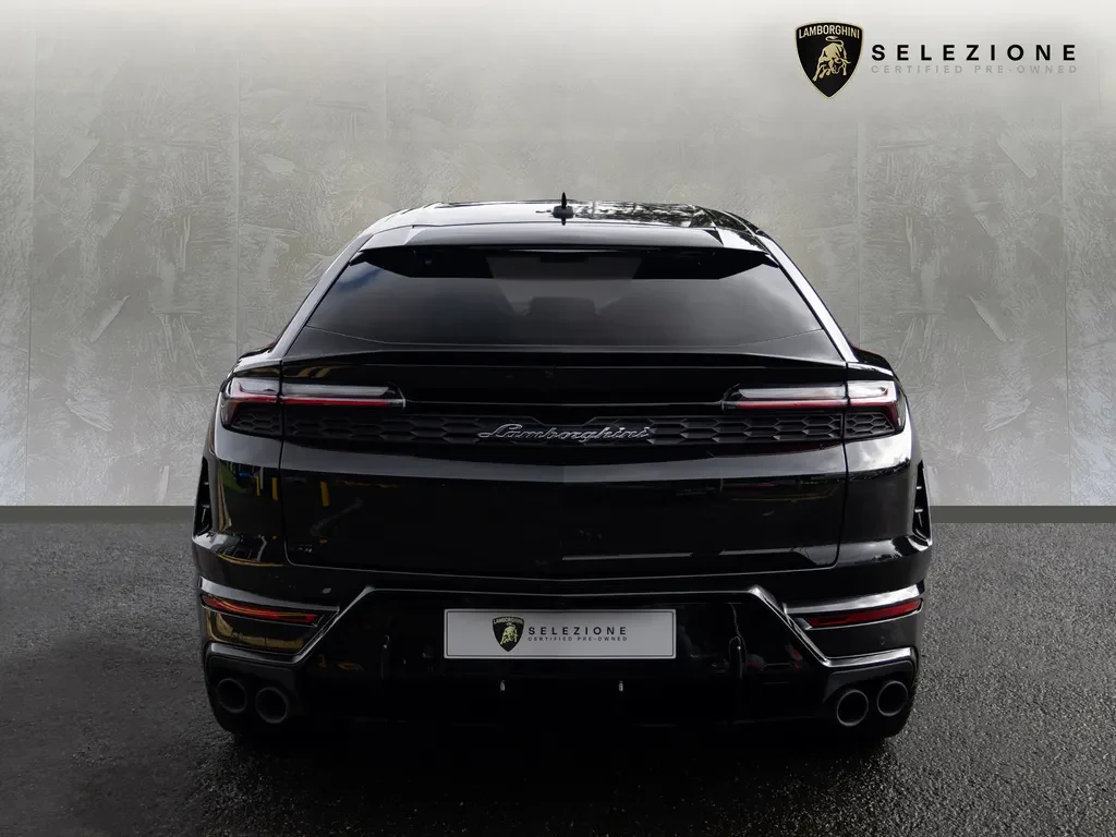 Lamborghini Urus SE, 4/10