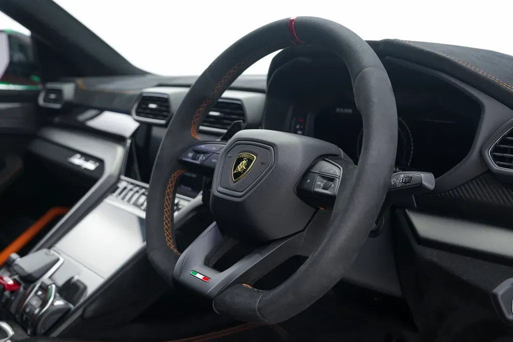 Lamborghini Urus Performante, 10/10