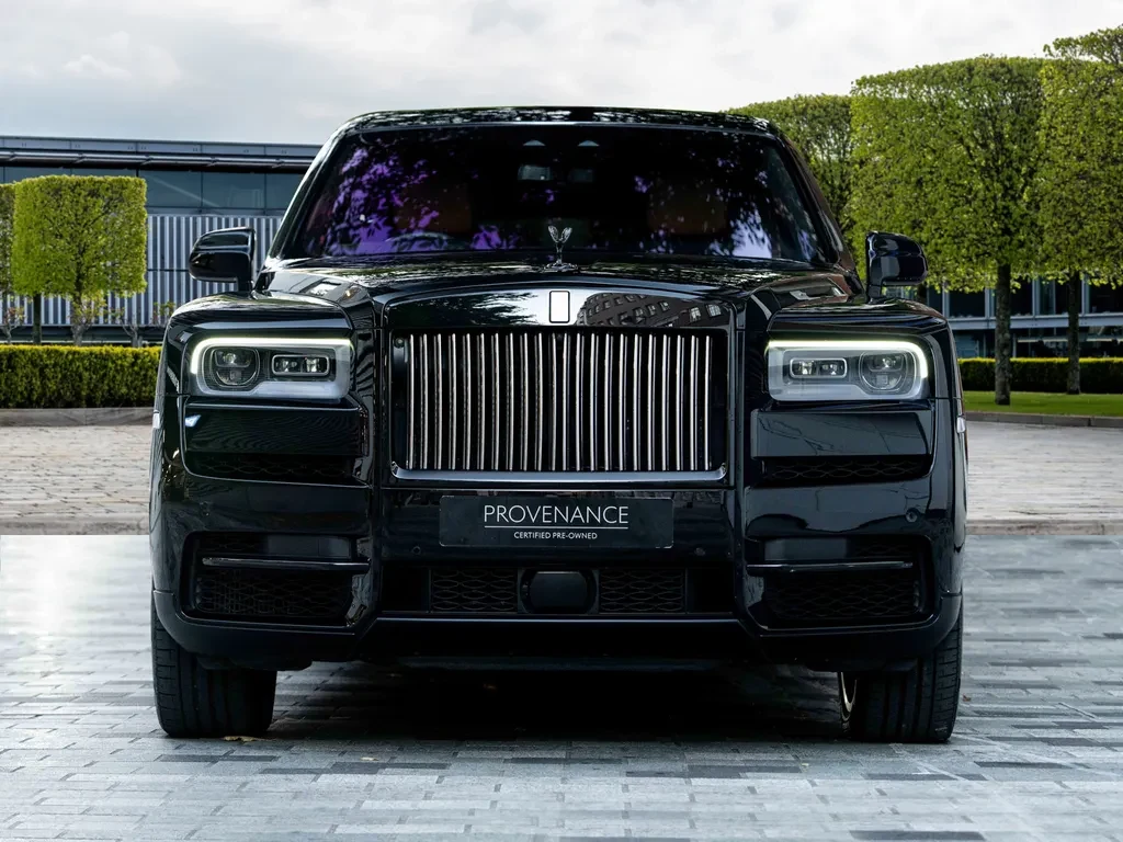 Rolls-Royce Cullinan, 6/10