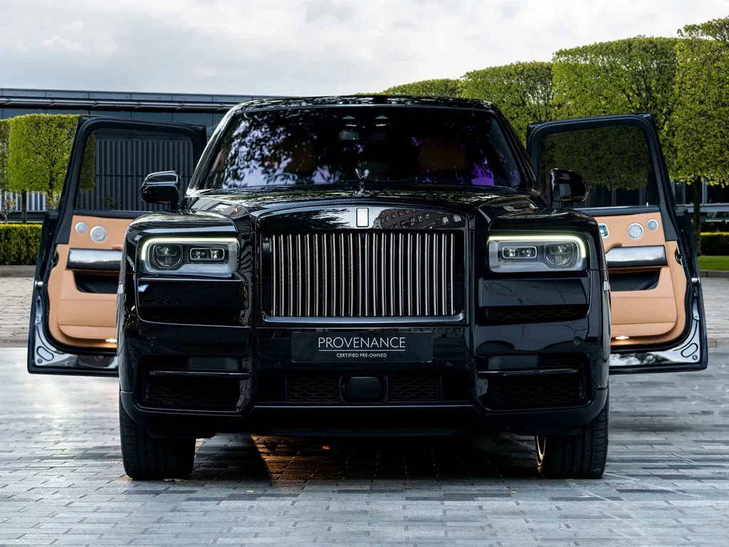 Rolls-Royce Cullinan, 8/10